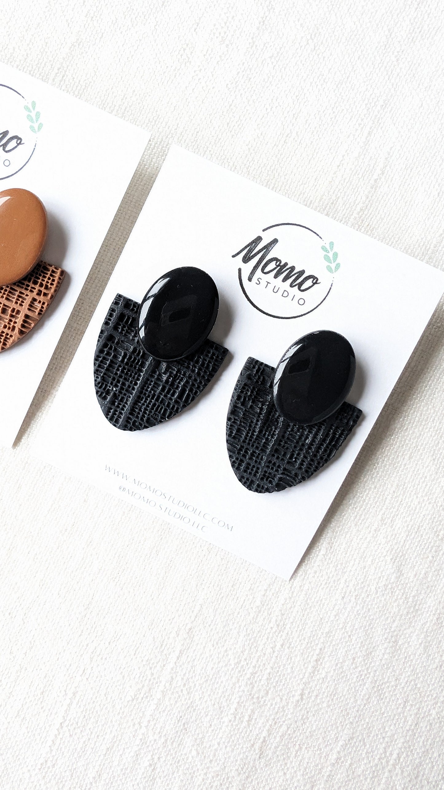 Statement Stud - Strong Neutrals Palette - Poppy Seed