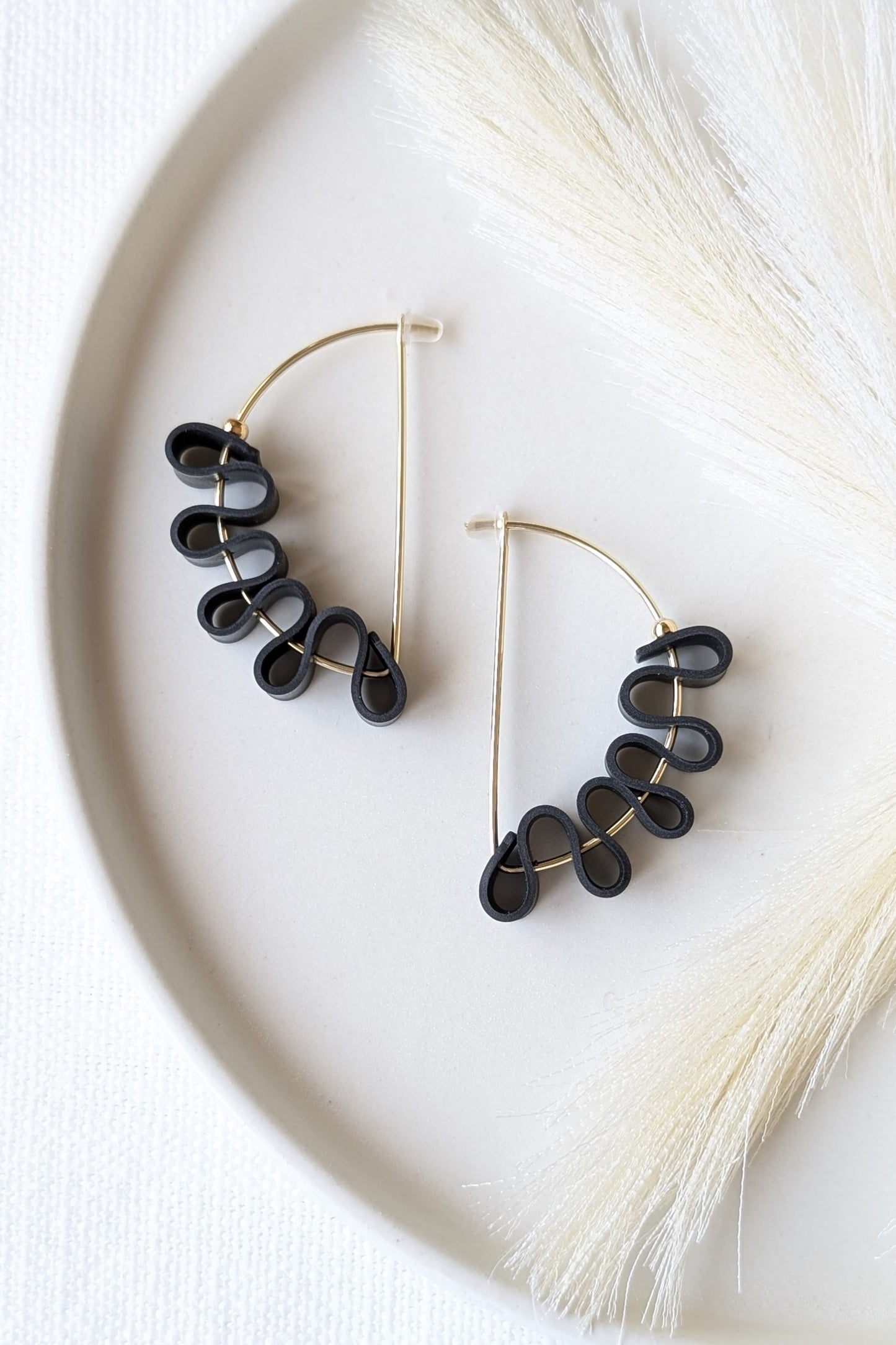 Semicircle Hoops #9.6 - Ribbon Collection - BLACK