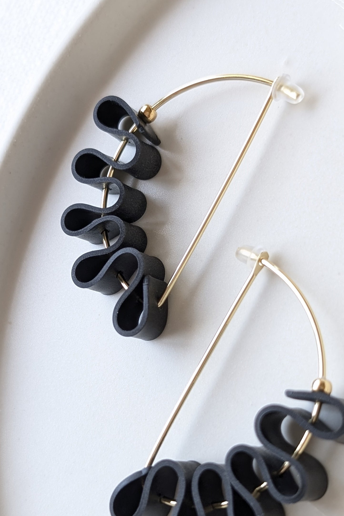 Semicircle Hoops #9.6 - Ribbon Collection - BLACK