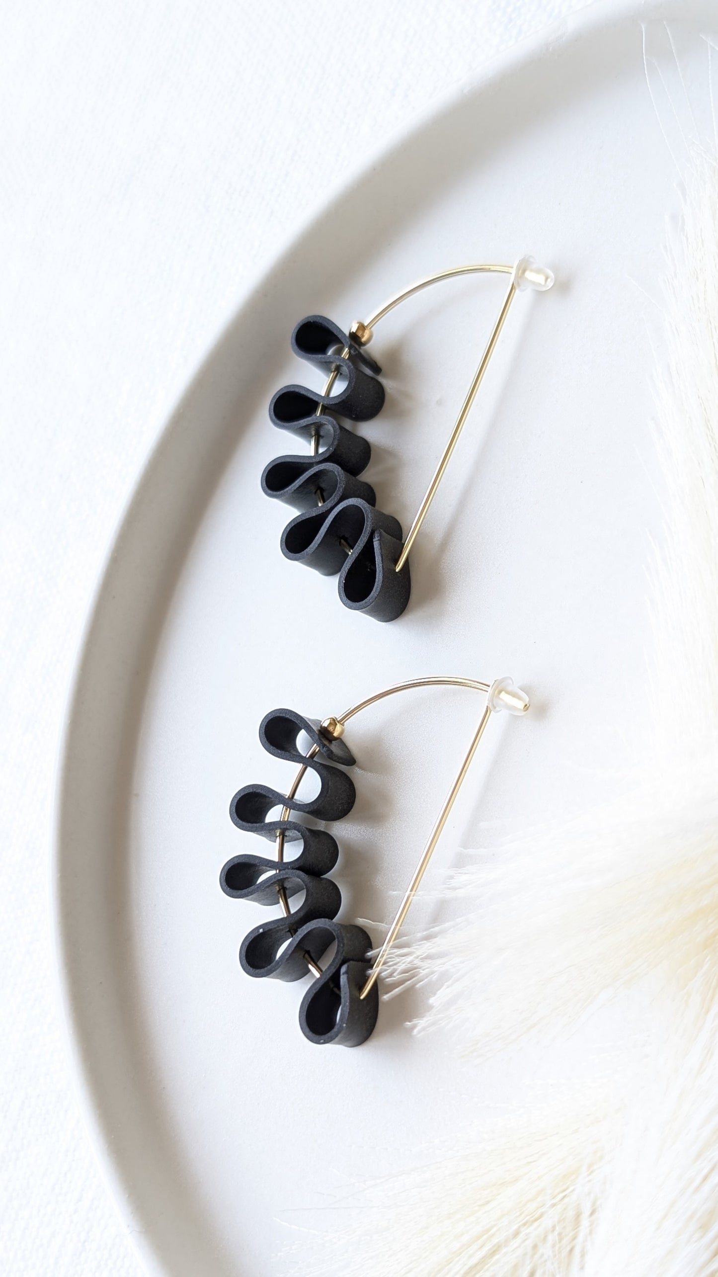 Semicircle Hoops #9.6 - Ribbon Collection - BLACK