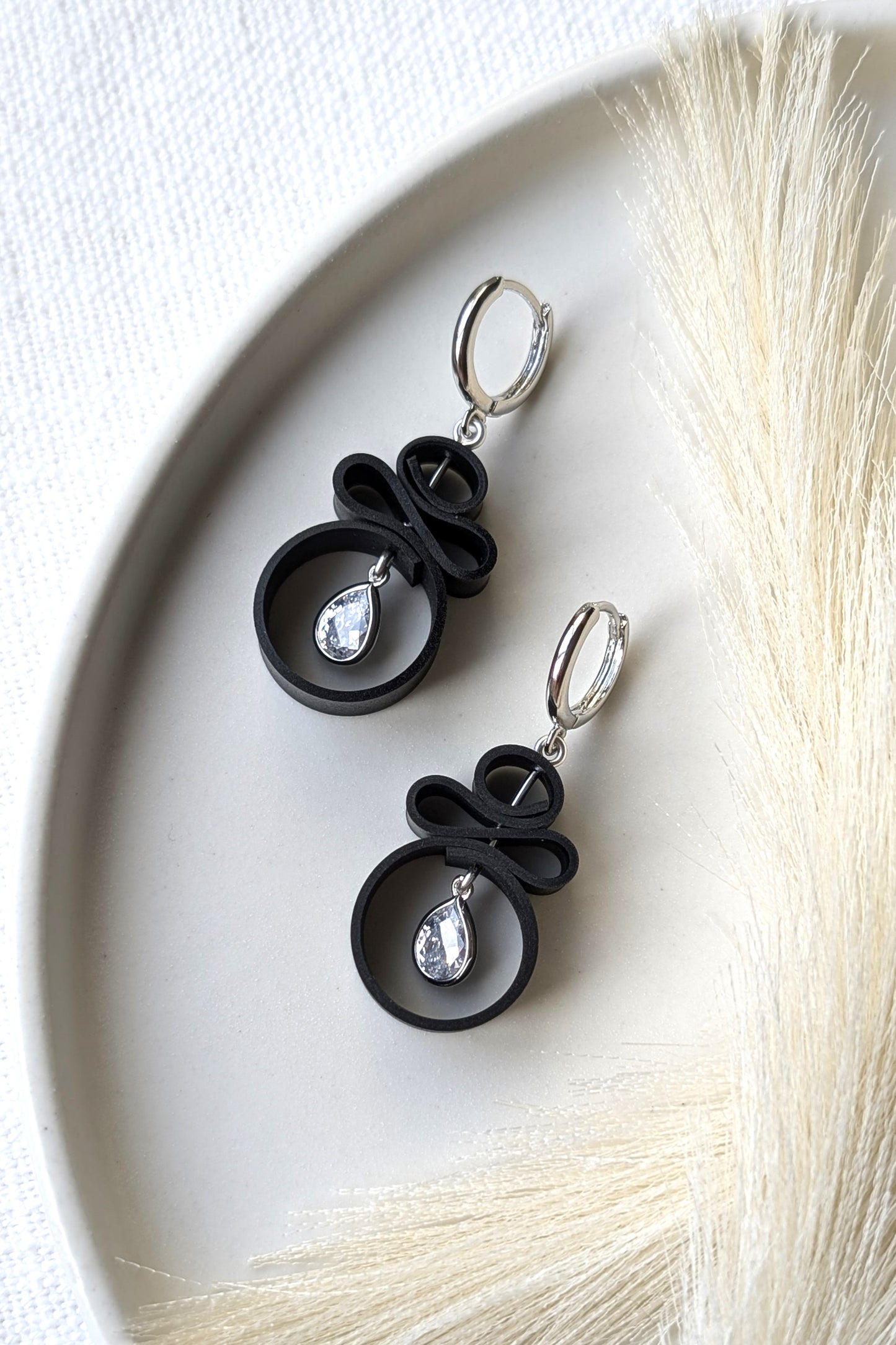 Huggies #1 - Ribbon Collection - BLACK + SILVER