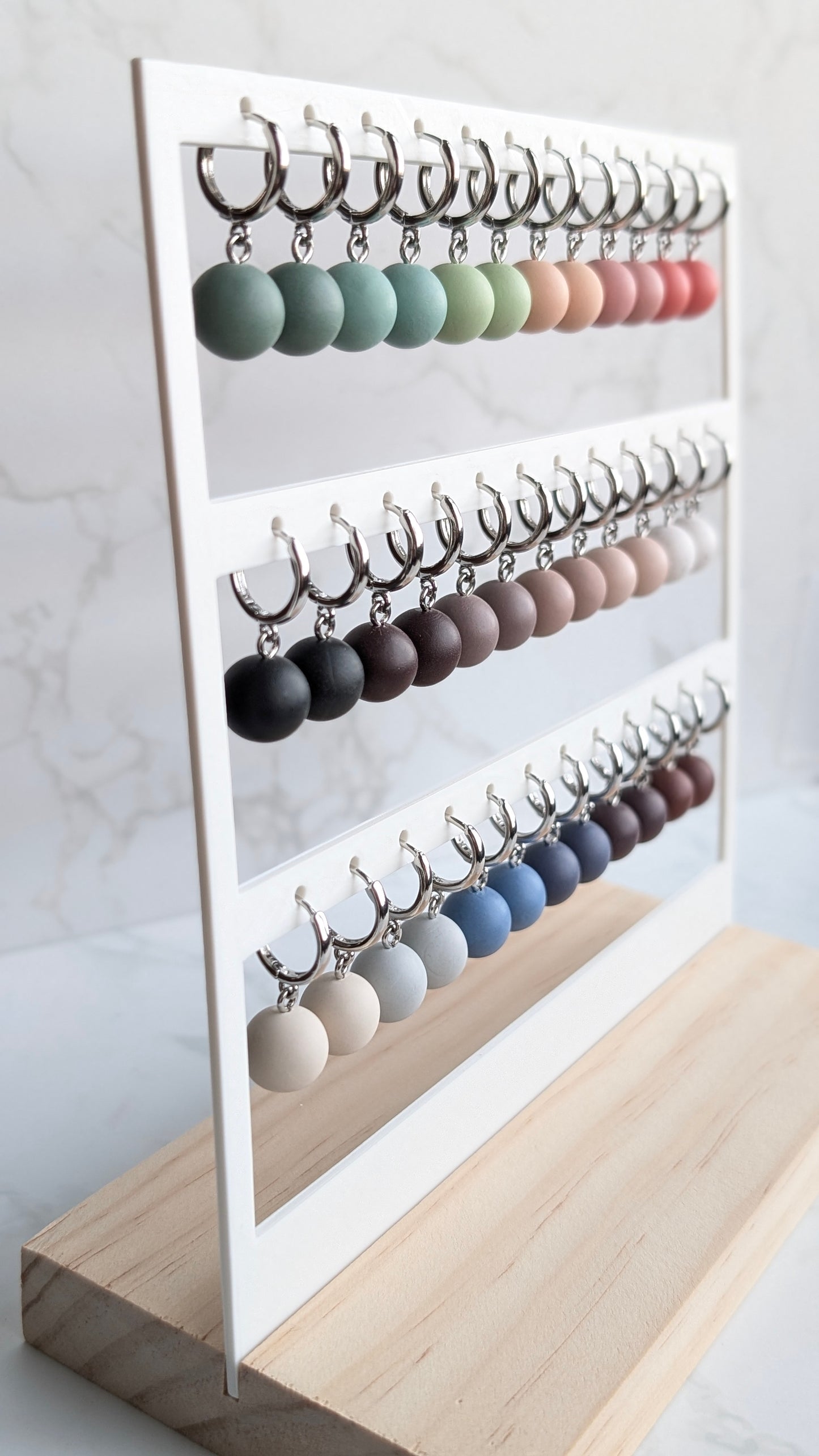 HUGGIES - 18 COLORS - SILVER