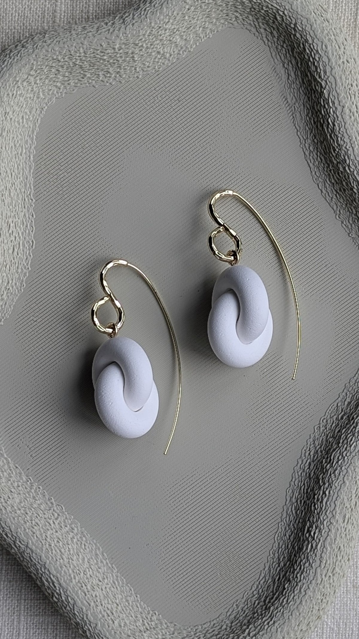 DANGLES - Double Hoop Knots - Igloo