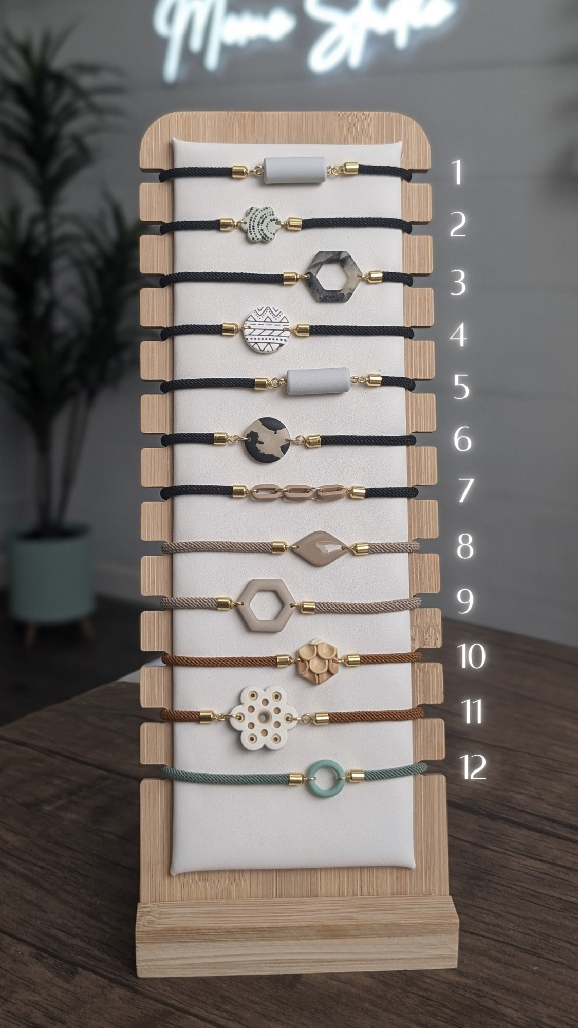 ADJUSTABLE BRACELETS (B)