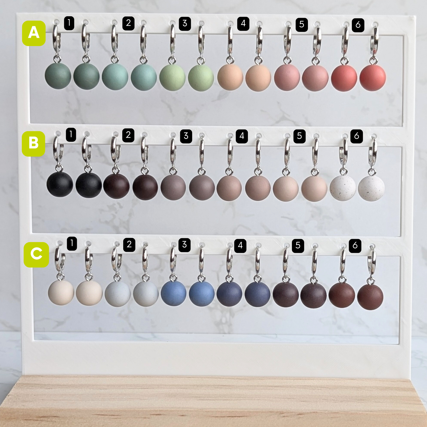 HUGGIES - 18 COLORS - SILVER