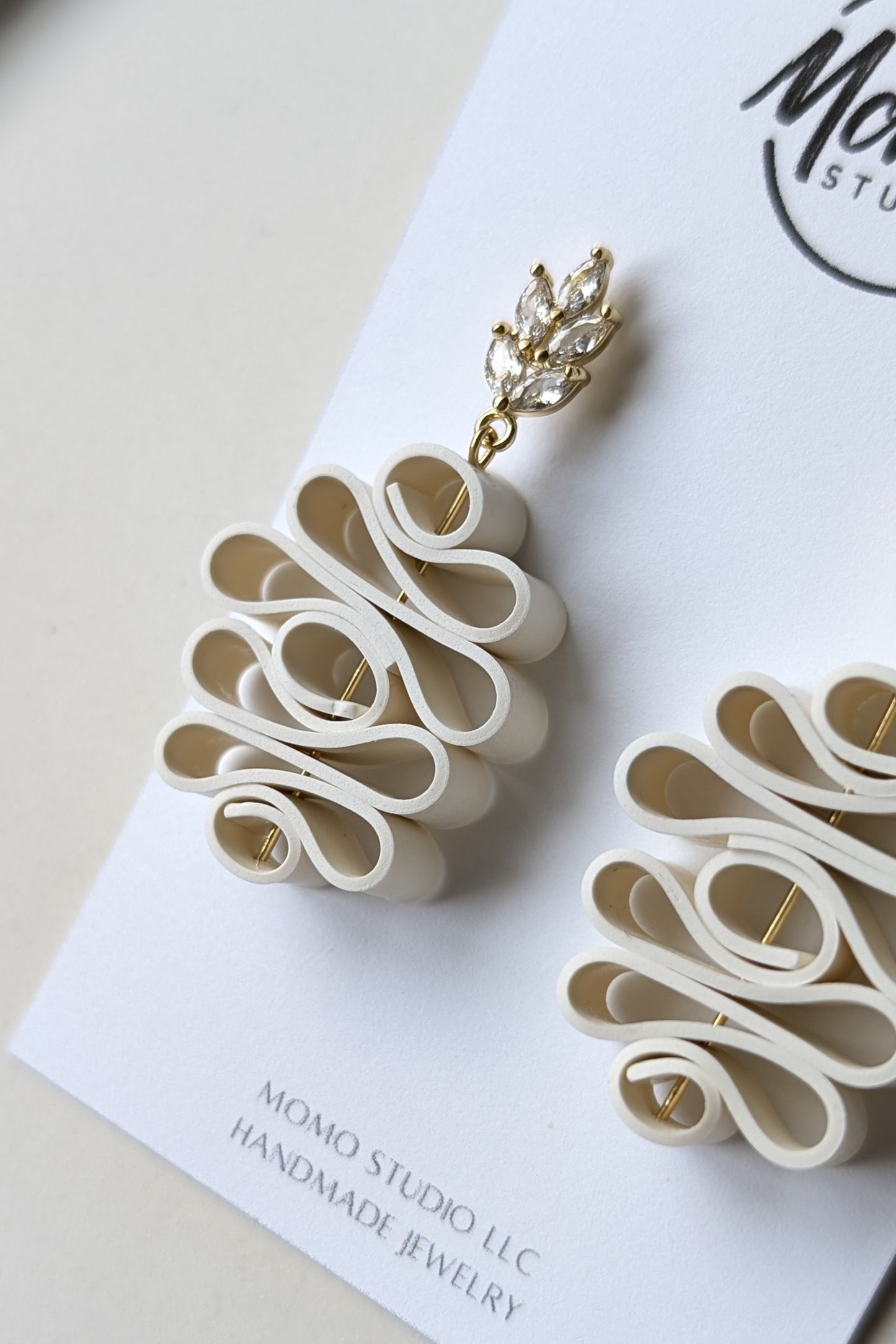 Dangle #5.6 - Ribbon Collection - ALMOST WHITE