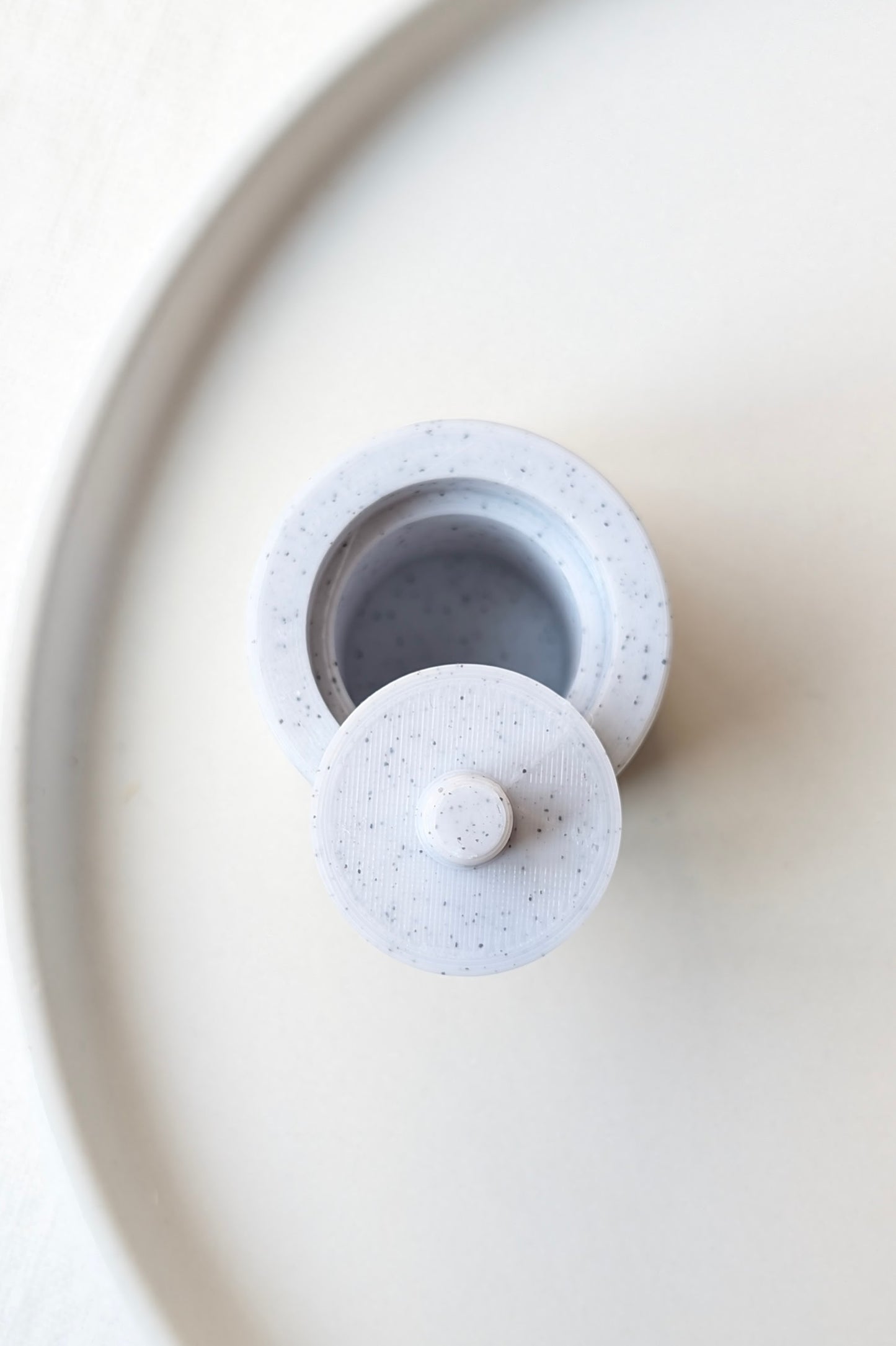 RESINING CONTAINER - FOR RESINING CLAY BALLS