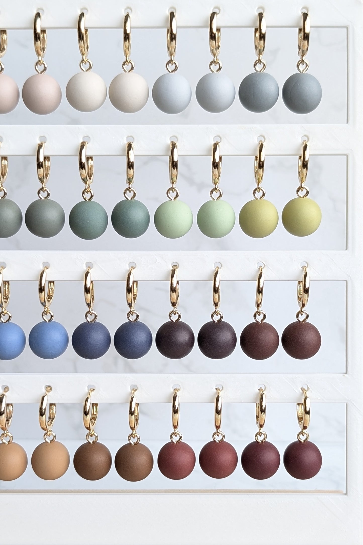 HUGGIES - 24 COLORS - GOLD