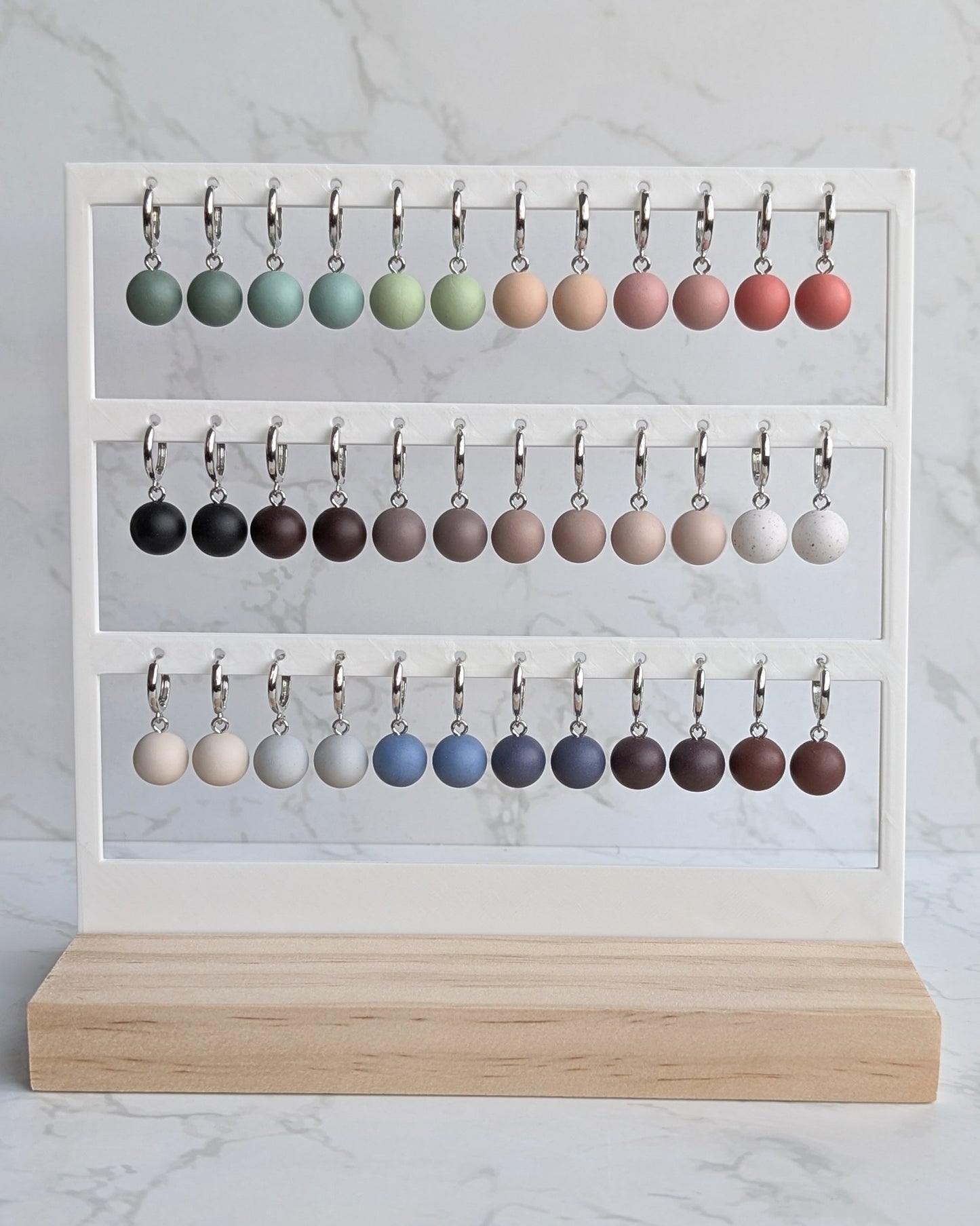 HUGGIES - 18 COLORS - SILVER