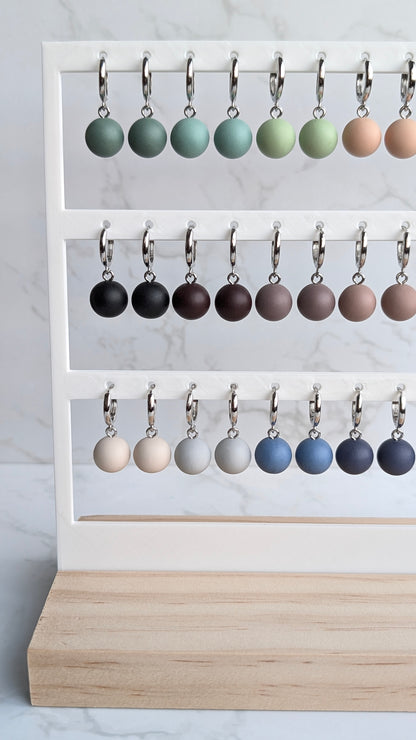 HUGGIES - 18 COLORS - SILVER