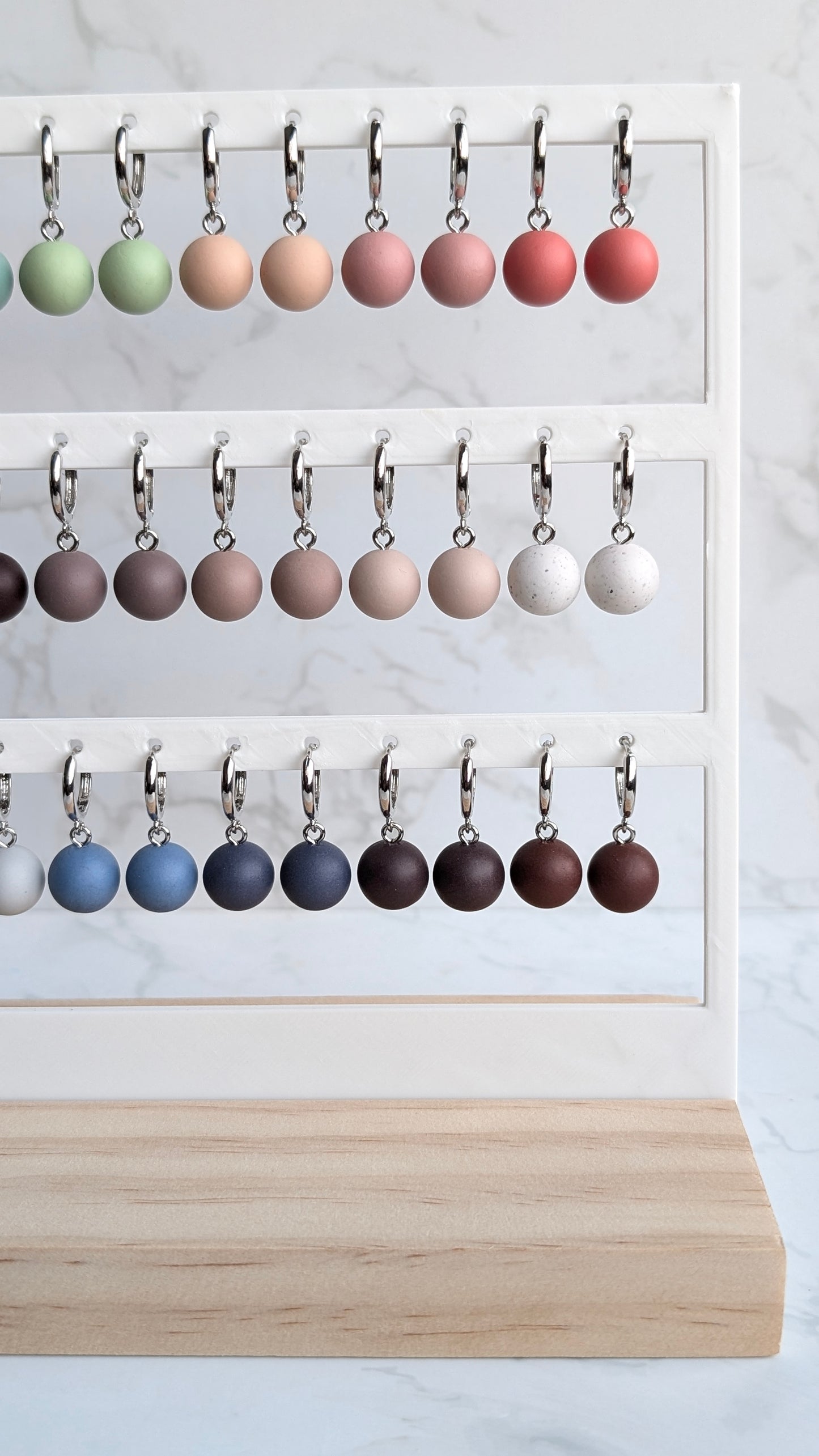 HUGGIES - 18 COLORS - SILVER