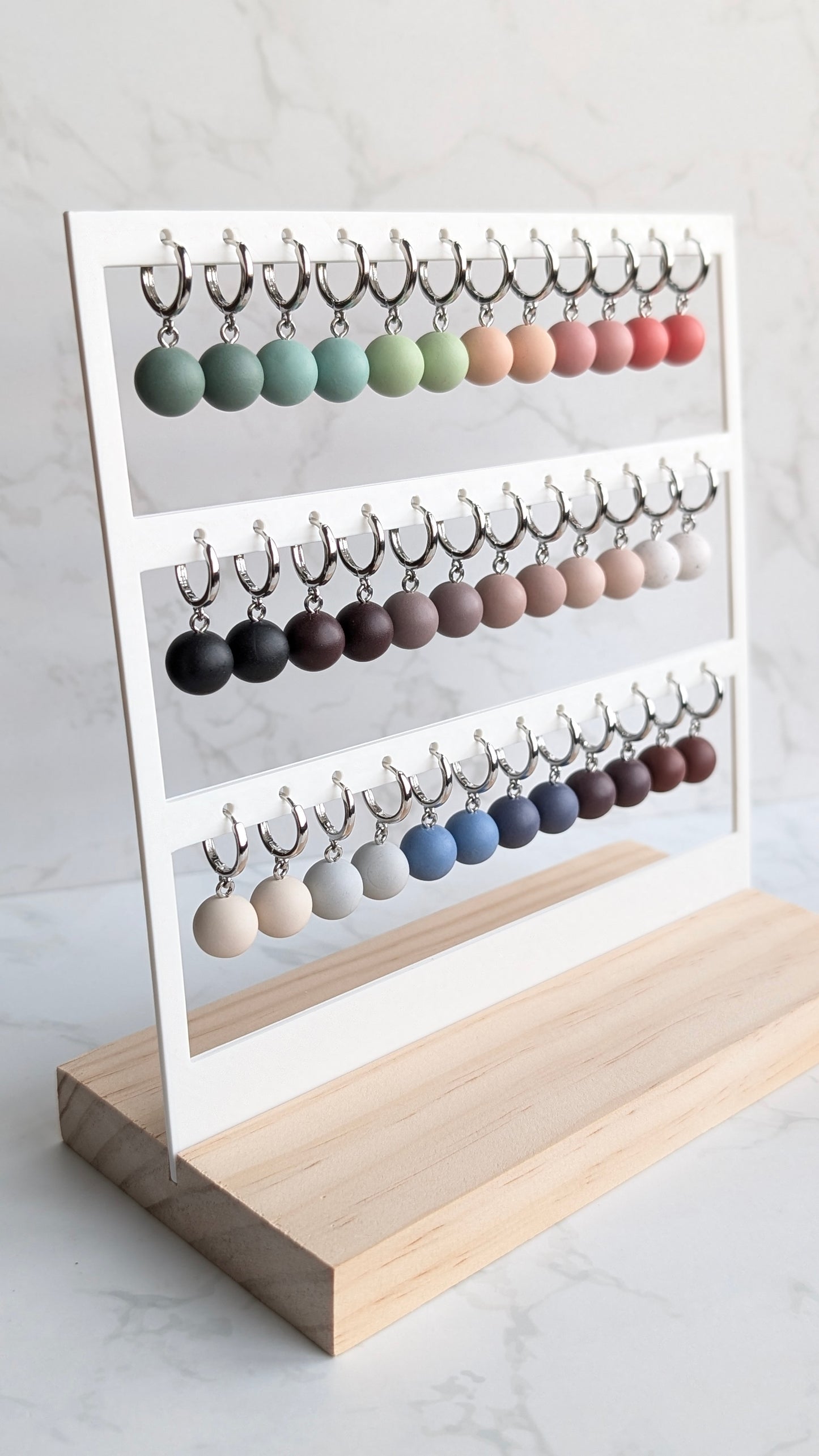 HUGGIES - 18 COLORS - SILVER