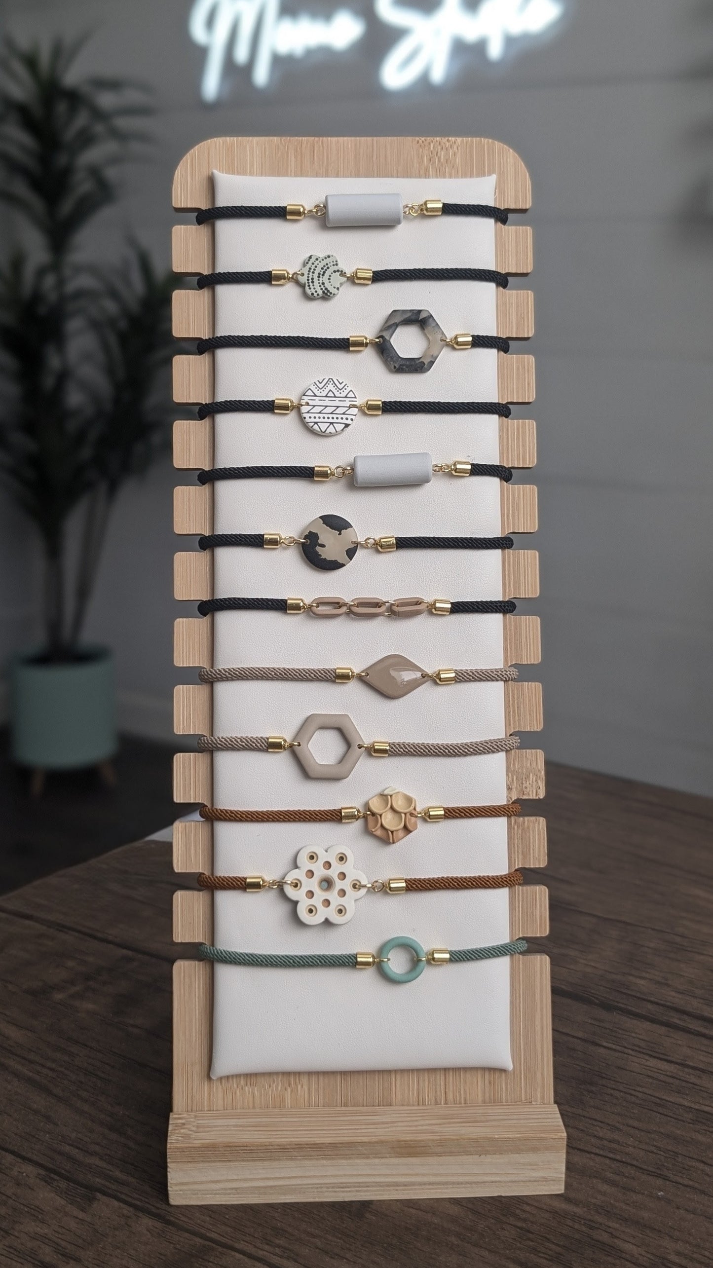 ADJUSTABLE BRACELETS (B)