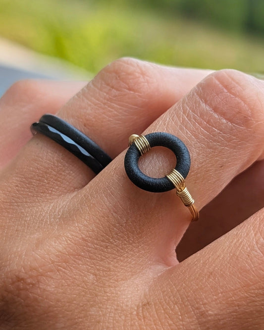 LOOP RING - MEDIUM - BLACK