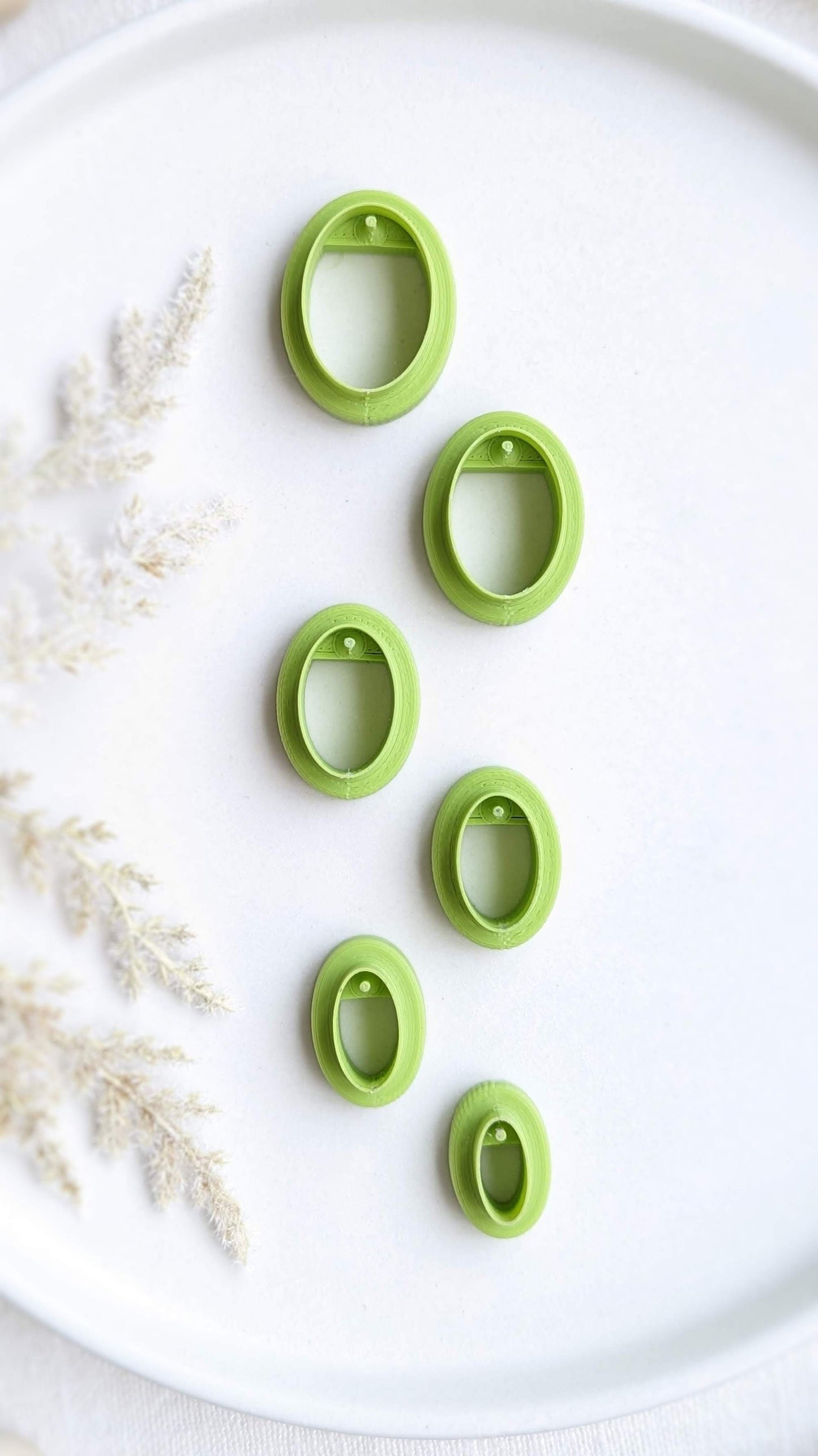 FLAT OVAL BEADS (top hole) - Basic Shapes