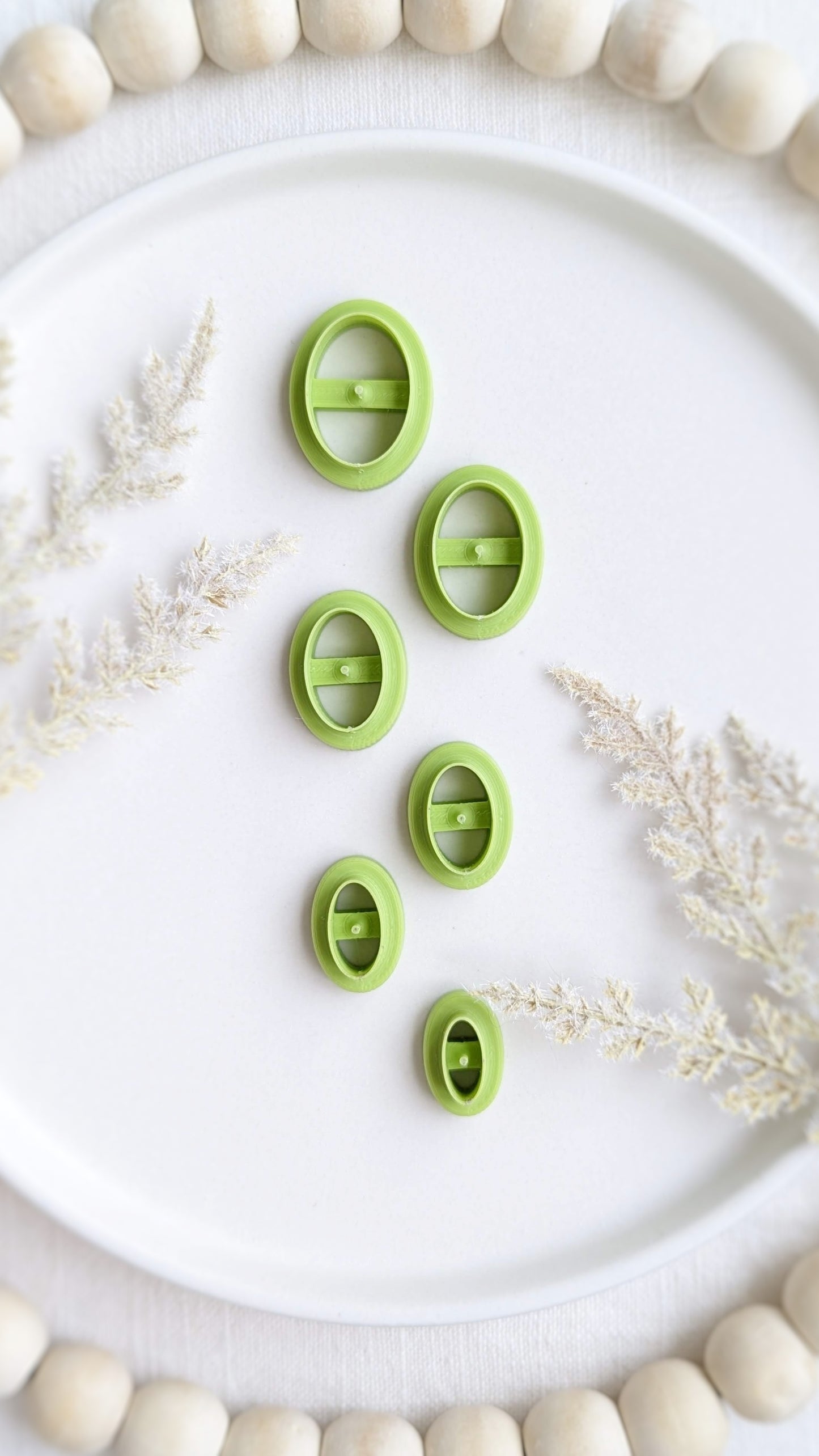 FLAT OVAL BEADS (middle hole) - Basic Shapes